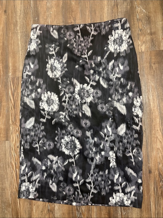 New York & Company Dresses & Skirts - New York & Company Black and Gray Floral Pencil Skirt